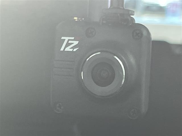 Toyota AQUA 2022 8237384-3