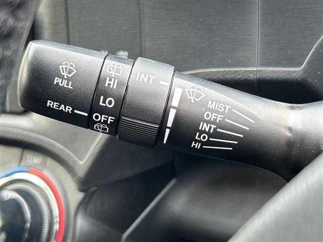 Toyota AQUA 2014 8237422-1