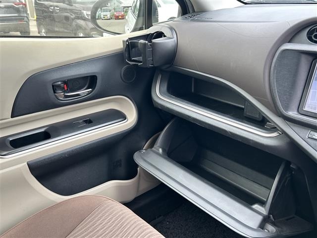Toyota AQUA 2014 8237422-12