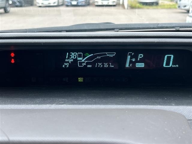 Toyota AQUA 2014 8237422-3