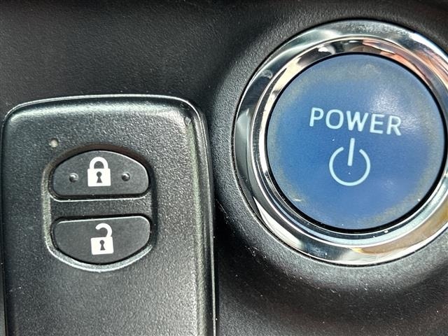 Toyota AQUA 2014 8237422-7