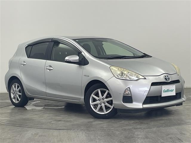 Toyota AQUA 2012 8237423-0