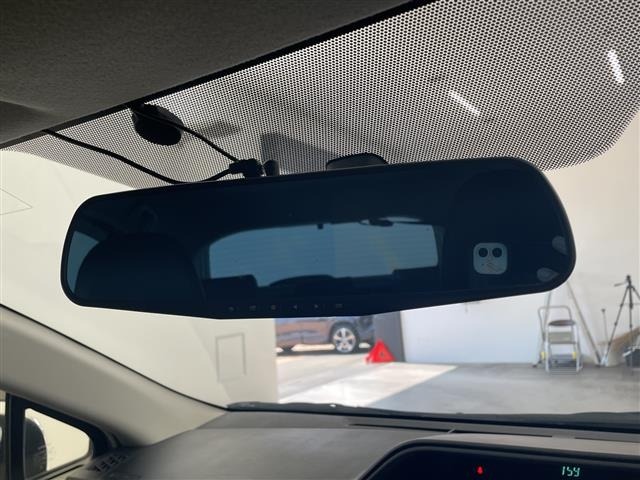 Toyota AQUA 2012 8237423-8