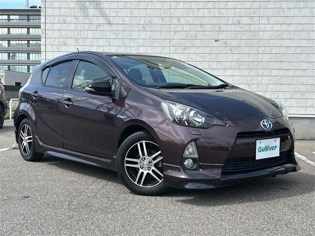 Toyota AQUA 2013 8237431-0