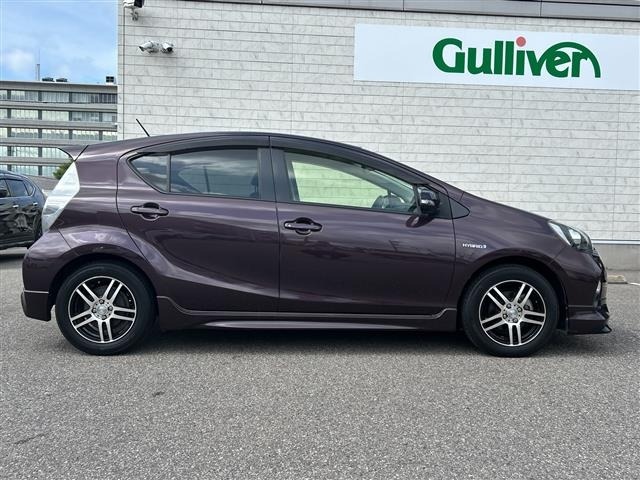Toyota AQUA 2013 8237431-10