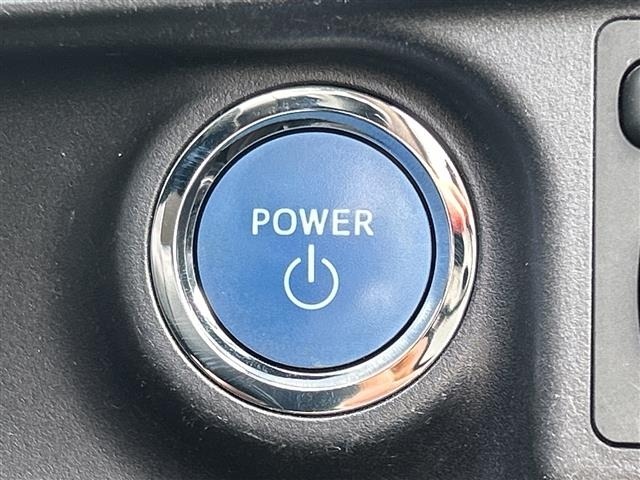 Toyota AQUA 2013 8237431-14