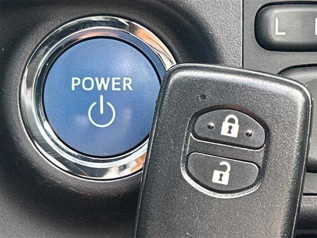 Toyota AQUA 2013 8237431-16