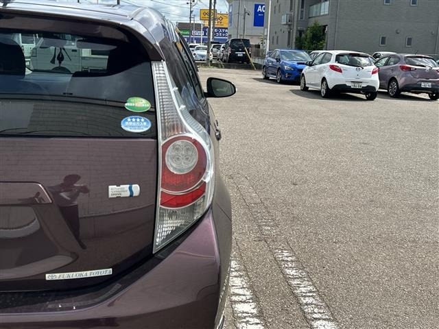 Toyota AQUA 2013 8237431-17