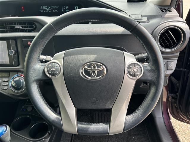 Toyota AQUA 2013 8237431-18