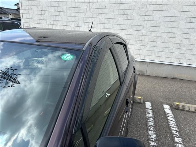Toyota AQUA 2013 8237431-23
