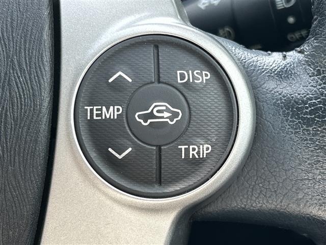 Toyota AQUA 2013 8237431-24