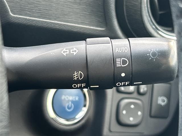 Toyota AQUA 2013 8237431-26