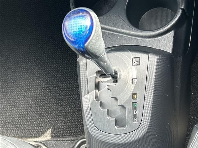 Toyota AQUA 2013 8237431-28