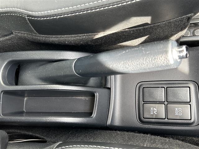 Toyota AQUA 2013 8237431-29