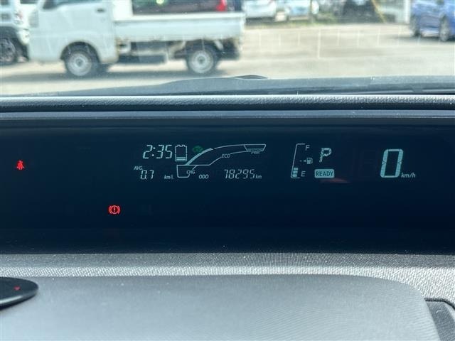 Toyota AQUA 2013 8237431-3