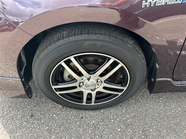 Toyota AQUA 2013 8237431-37