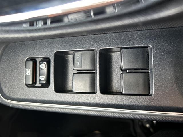 Toyota AQUA 2013 8237431-4