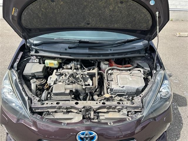 Toyota AQUA 2013 8237431-40