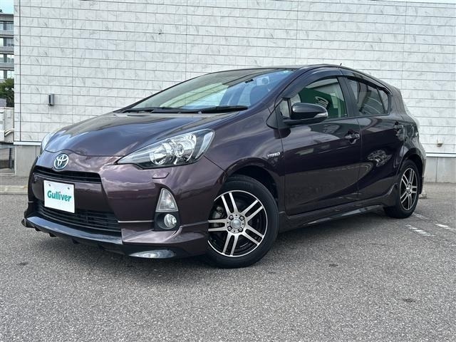 Toyota AQUA 2013 8237431-6