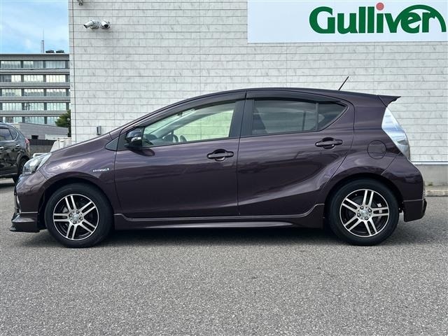 Toyota AQUA 2013 8237431-7