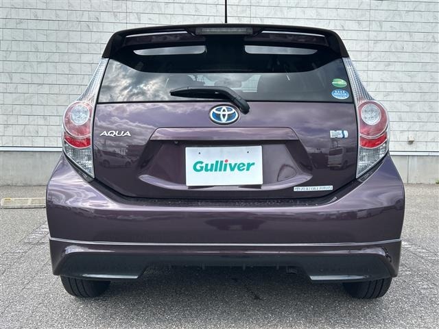 Toyota AQUA 2013 8237431-8