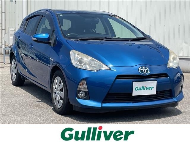 Toyota AQUA 2013 8237433-0
