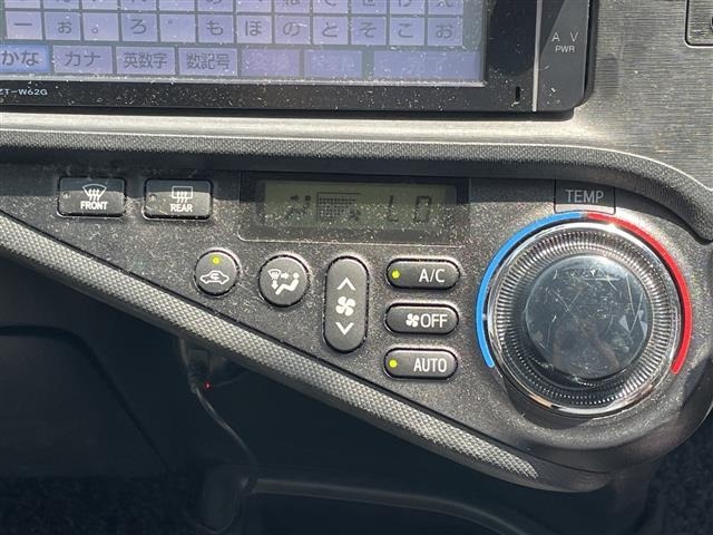 Toyota AQUA 2013 8237433-20
