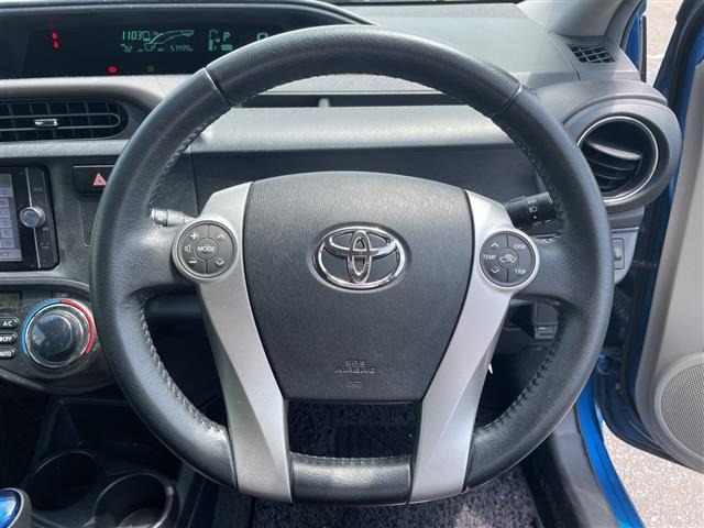 Toyota AQUA 2013 8237433-3