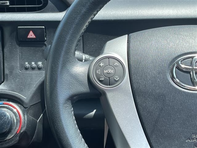 Toyota AQUA 2013 8237433-7