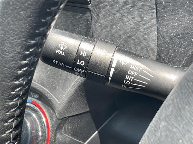 Toyota AQUA 2013 8237433-9