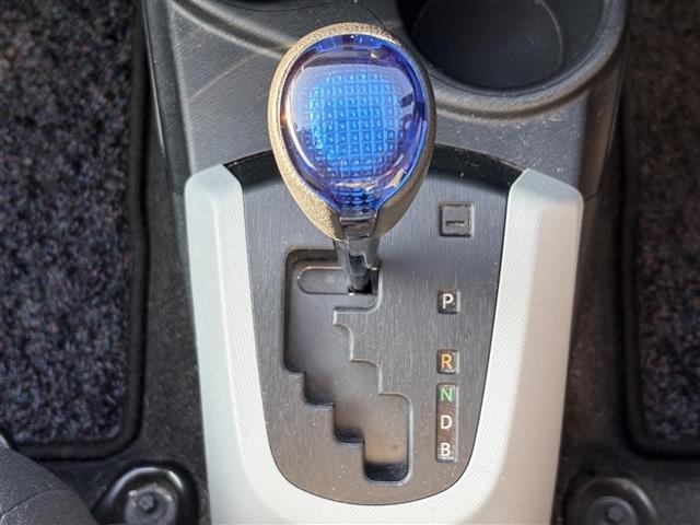 Toyota AQUA 2014 8237447-12