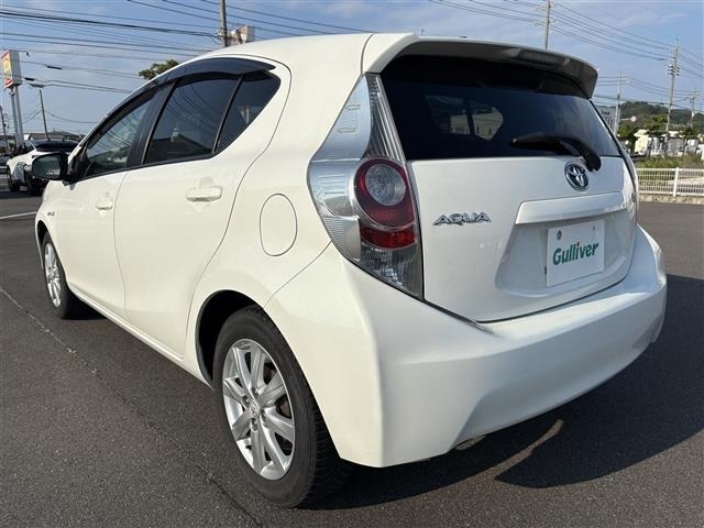 Toyota AQUA 2014 8237447-13