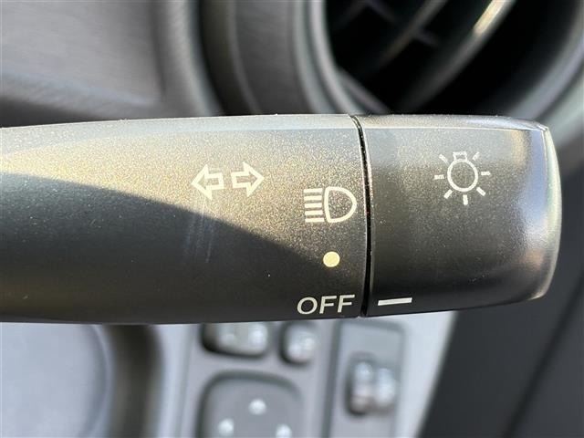 Toyota AQUA 2014 8237447-9