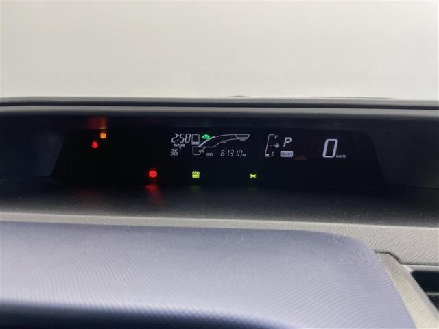 Toyota AQUA 2015 8237461-1