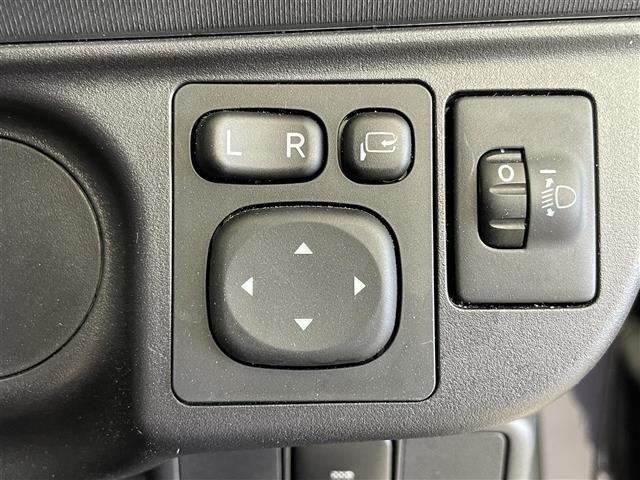 Toyota AQUA 2015 8237461-10