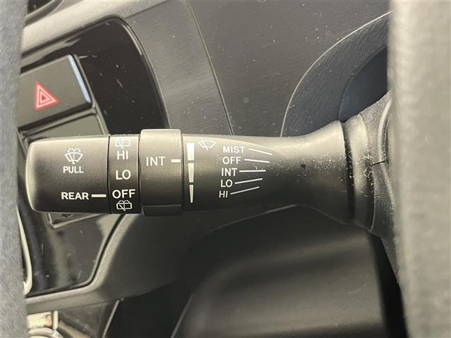 Toyota AQUA 2015 8237461-3