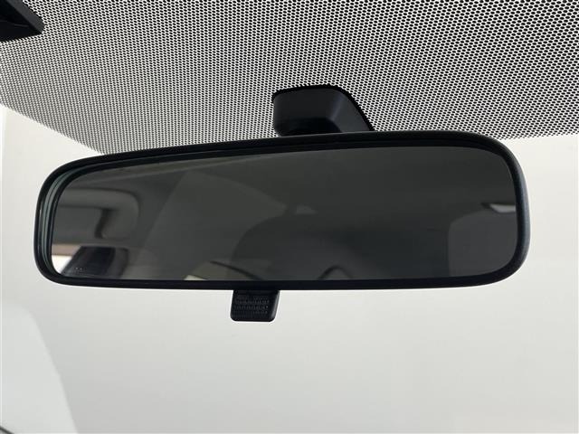 Toyota AQUA 2015 8237461-6