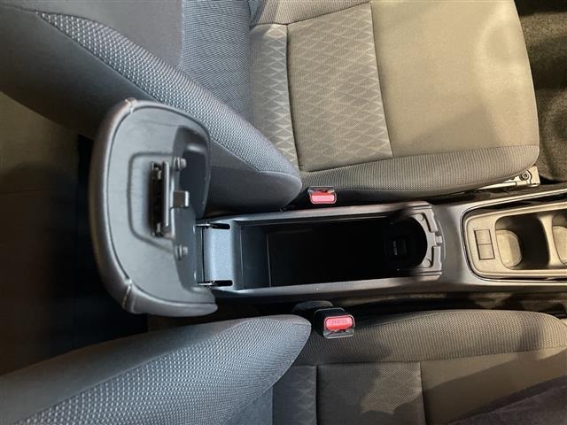 Toyota AQUA 2023 8237479-12