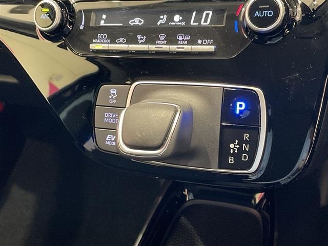 Toyota AQUA 2023 8237479-6