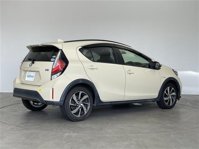 Toyota AQUA 2017 8237504-14