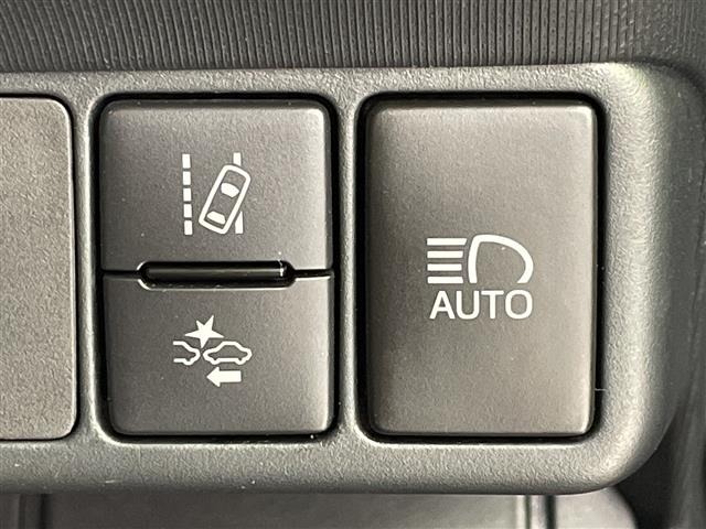 Toyota AQUA 2018 8237520-17