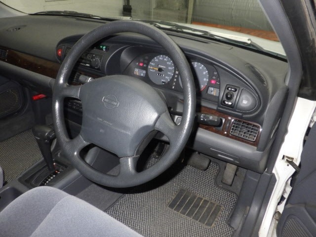 Nissan BLUEBIRD 1995 8237941-3