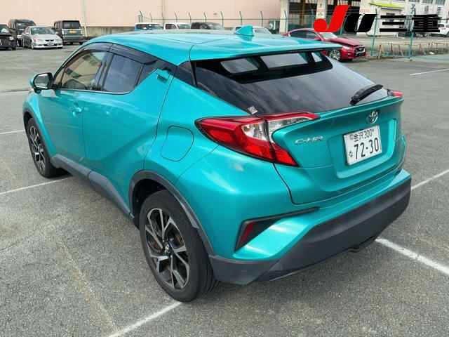 Toyota C-HR 2017 8240190-1