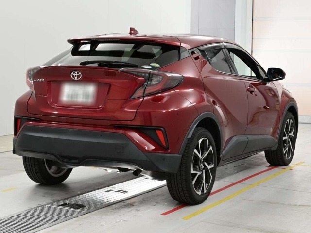 Toyota C-HR 2017 8240191-1