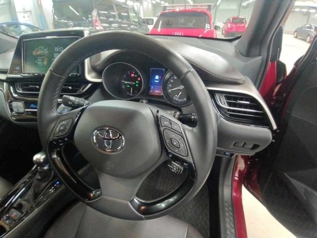 Toyota C-HR 2017 8240191-9