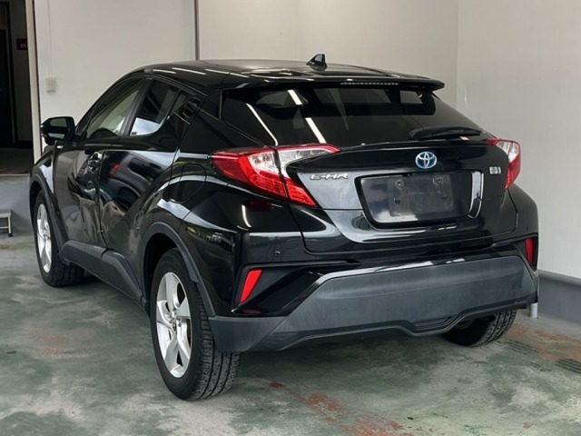 Toyota C-HR 2018 8240202-1
