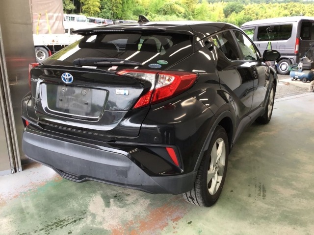 Toyota C-HR 2018 8240202-4