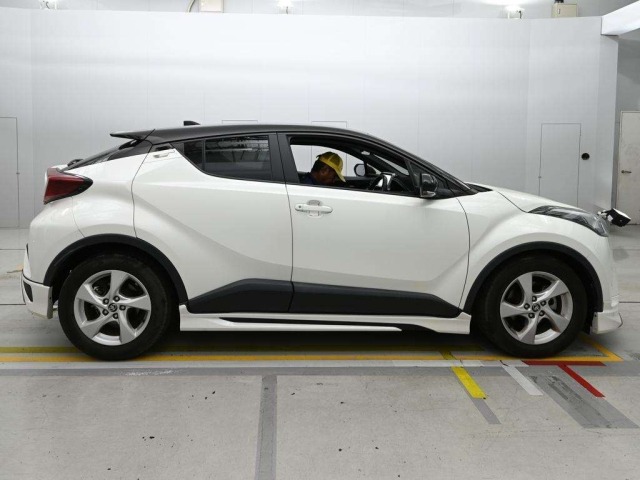 Toyota C-HR 2019 8240217-3
