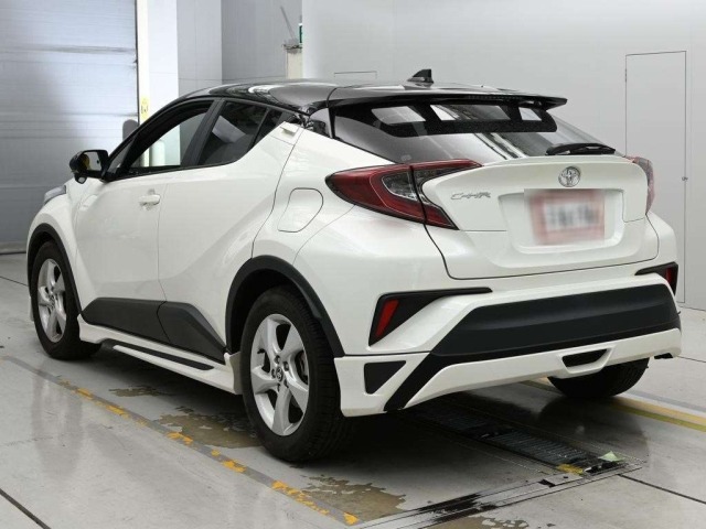 Toyota C-HR 2019 8240217-6