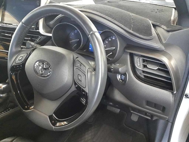Toyota C-HR 2019 8240217-9